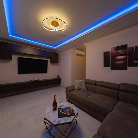 2-bedroom With Balcony And Parking