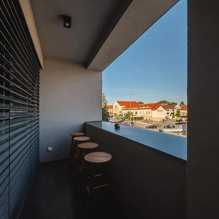 2-bedroom With Balcony And Parking Daire