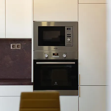 Daire 2-bedroom With Balcony And Parking