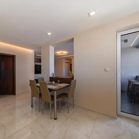 Daire 2-bedroom With Balcony And Parking Spišská Nová Ves