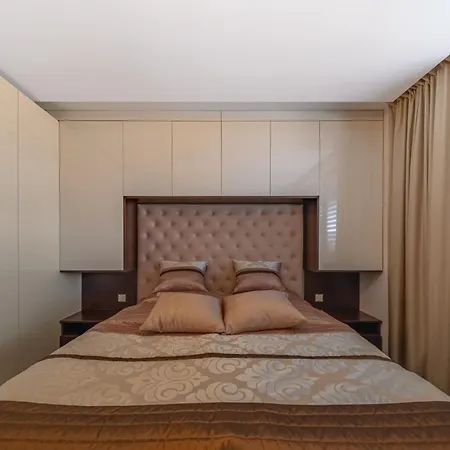 2-bedroom With Balcony And Parking Διαμέρισμα