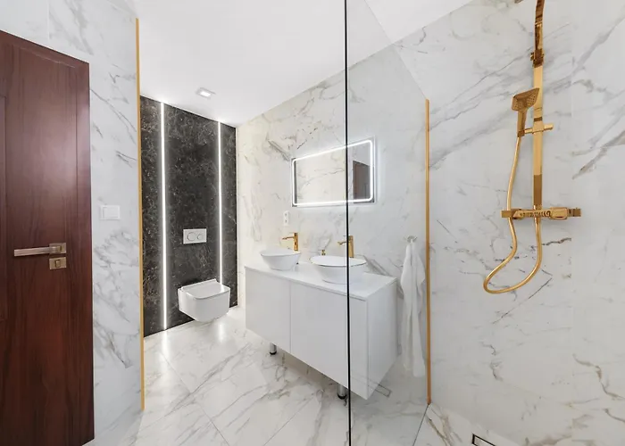 Lejlighed 2-bedroom With Balcony And Parking