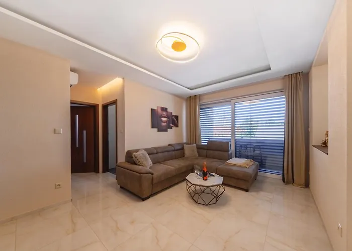 2-bedroom With Balcony And Parking *