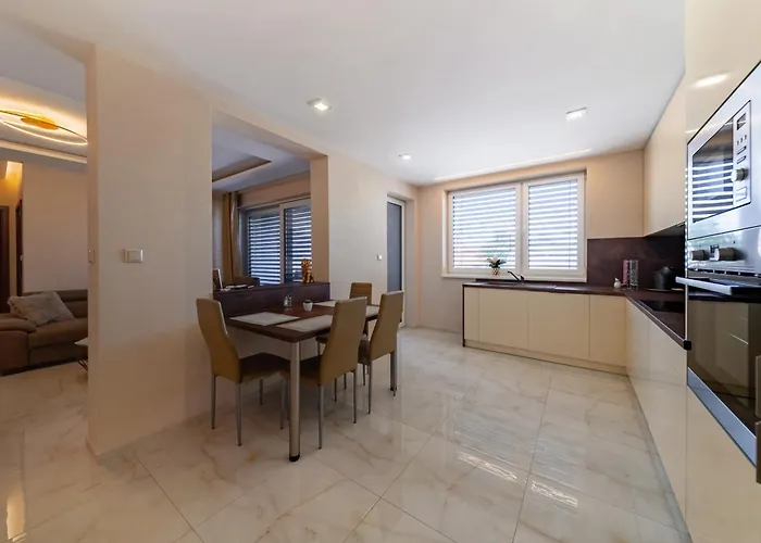 2-bedroom With Balcony And Parking *