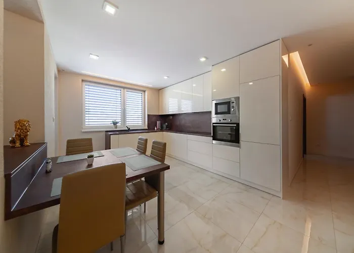 2-bedroom With Balcony And Parking Apartman Spišská Nová Ves